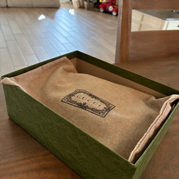 Gucci - Picture 5 of 8